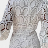 Robe Midi en Dentelle Lucinda avec Manches Bouffantes et Col Haut