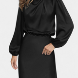 Robe Maxi Cecila avec Col Haut et Détail Floral