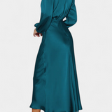 Robe Maxi Cecila avec Col Haut et Détail Floral