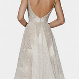 Everleigh Robe Longue avec Broderies et Coupe en A