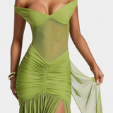 Robe Longue Therese en Milk Silk avec Décolleté Profond et Fronces Sculptés