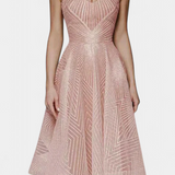 Everleigh Robe Longue avec Broderies et Coupe en A