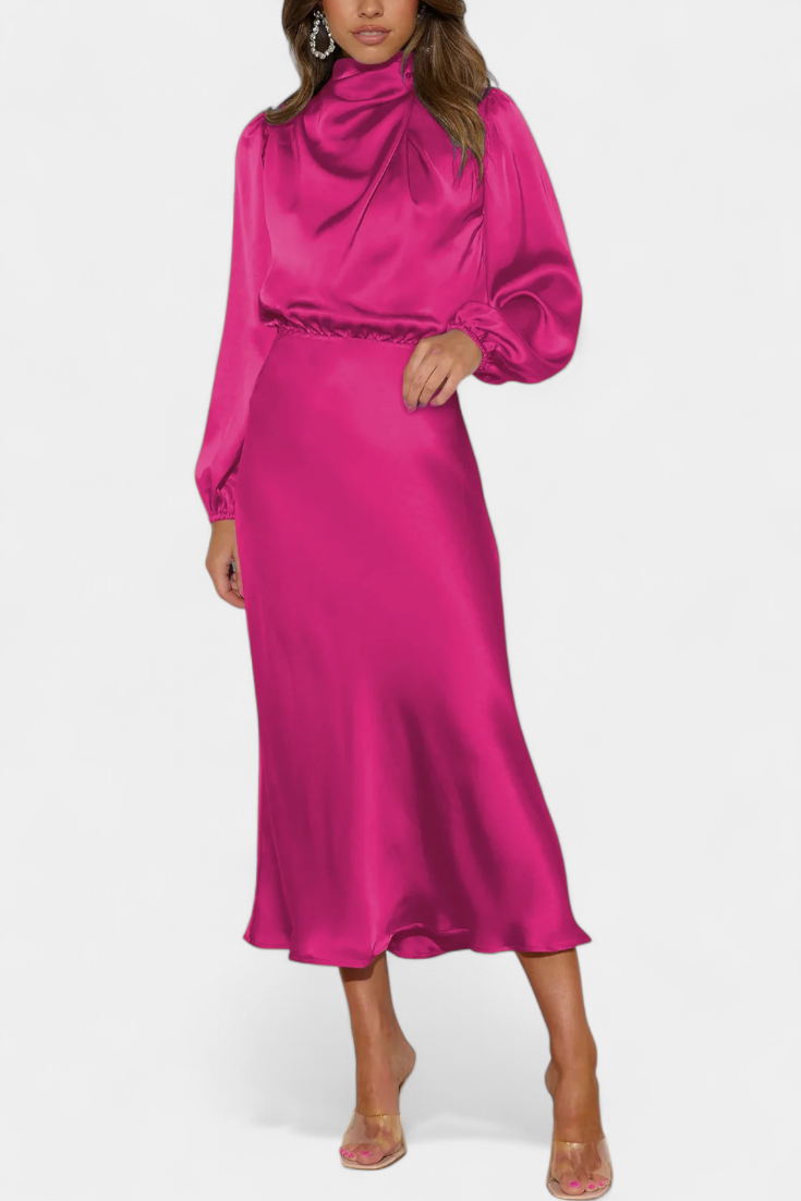 Robe Maxi Cecila avec Col Haut et Détail Floral