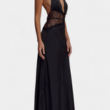 Robe Longue Ashanty avec Décolleté Halter et Taille en Dentelle Transparente