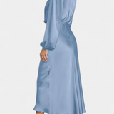 Robe Maxi Cecila avec Col Haut et Détail Floral